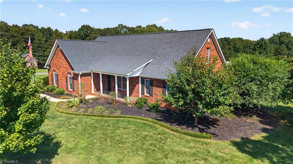 Photo of 117 Pinnix Drive, Lexington, NC 27295 (MLS # 1236431)