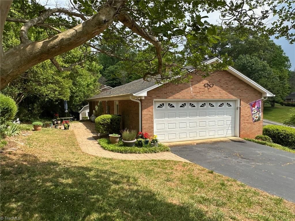 Photo of 156 Greenwood Avenue, Elkin, NC 28621 (MLS # 1217544)