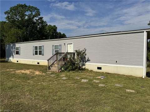 Mobile Home For Sale - 3673 Nc Highway 66 Hwy<br/> Westfield, NC 27053