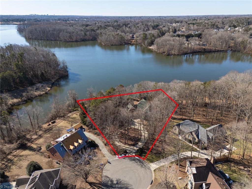 Photo of 4001 Tesa Court, High Point, NC 27265 (MLS # 1208278)