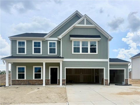 Homes For Sale - 5869 Latigo Court<br/> Clemmons, NC 27012