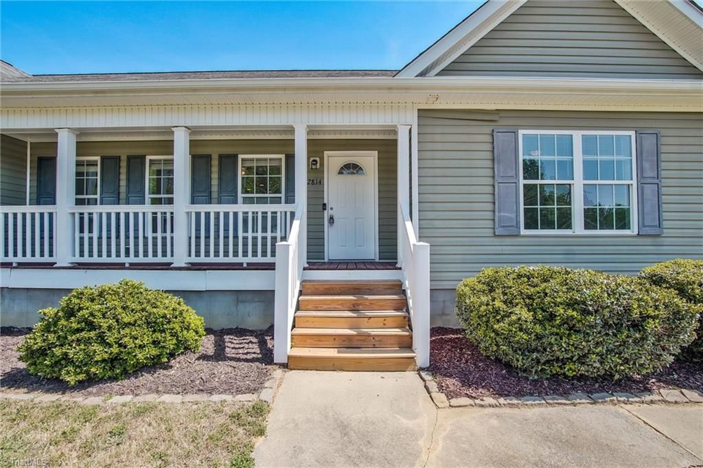 Photo of 2814 Mebane Rogers Road, Burlington, NC 27217 (MLS # 1217613)