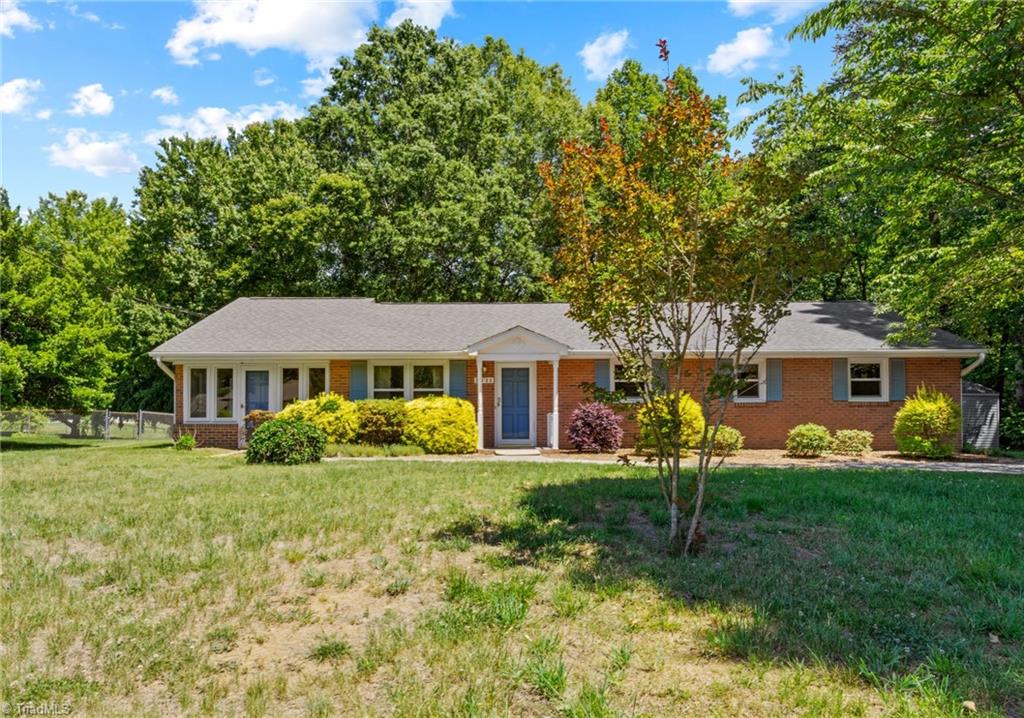 Photo of 3511 Manoa Road, Pfafftown, NC 27040 (MLS # 1219331)
