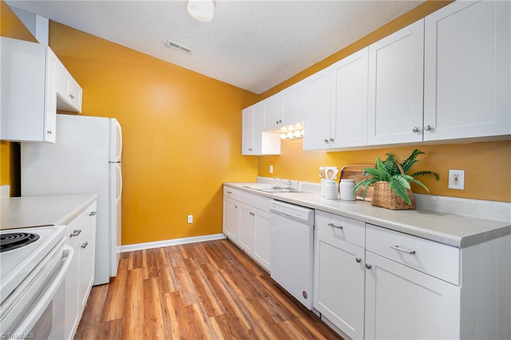 7141 W Friendly Avenue #H, Greensboro, North Carolina image 8