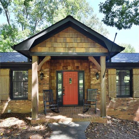 A home in Clemmons