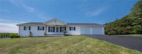 Homes For Sale - 817 Holly Springs Road<br/> Mount Airy, NC 27030
