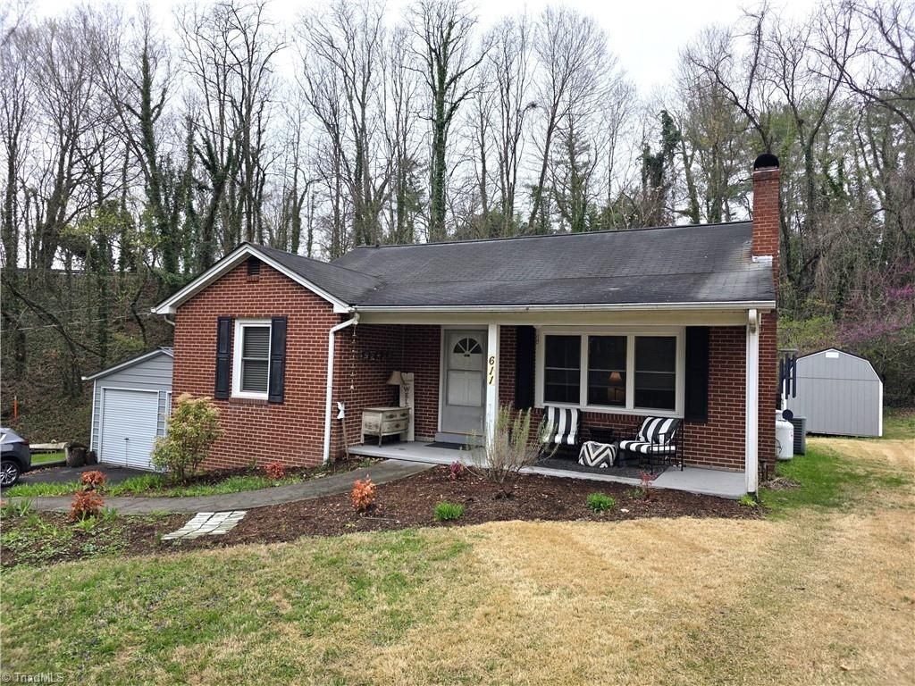 Photo of 611 Arch Street, Mount Airy, NC 27030 (MLS # 1213063)