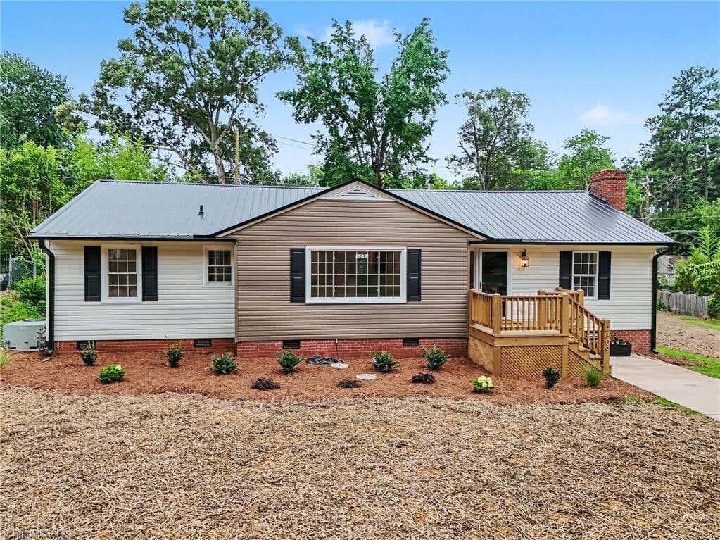 Photo of 2309 Fernwood Drive, Greensboro, NC 27408 (MLS # 1230317)