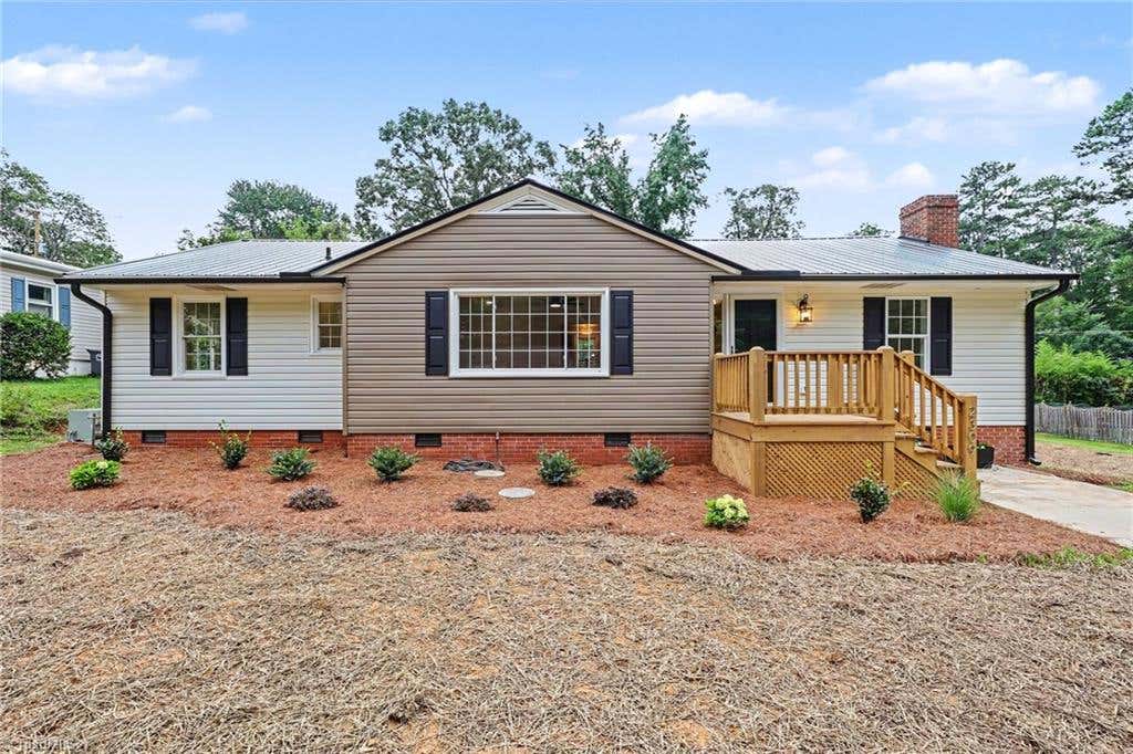 Photo of 2309 Fernwood Drive, Greensboro, NC 27408 (MLS # 1230317)