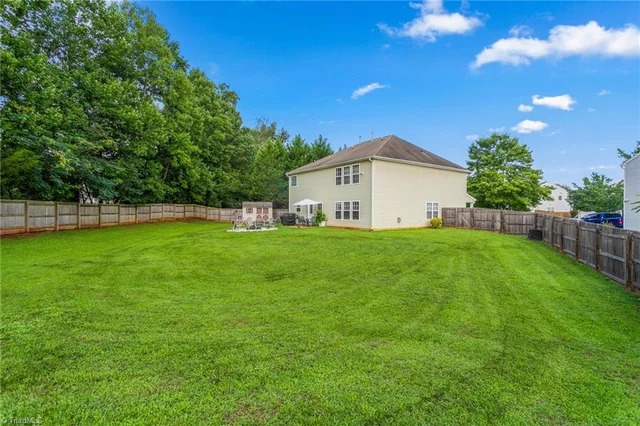 116 West View Drive, photo 2 of 43