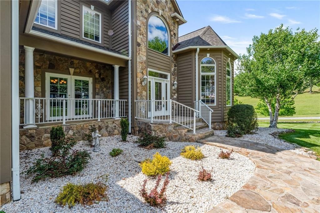 Photo of 891 Olde Charter Circle, Jefferson, NC 28640 (MLS # 1219691)
