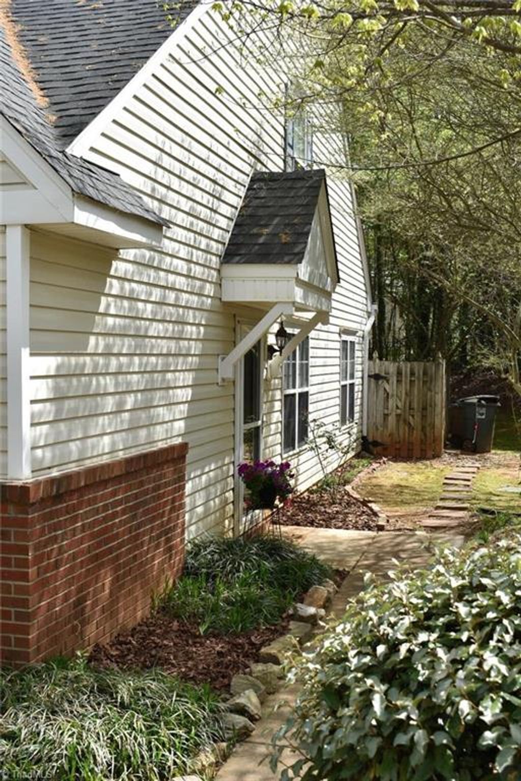 Photo of 22 Pickwick Place, Greensboro, NC 27407 (MLS # 1219043)