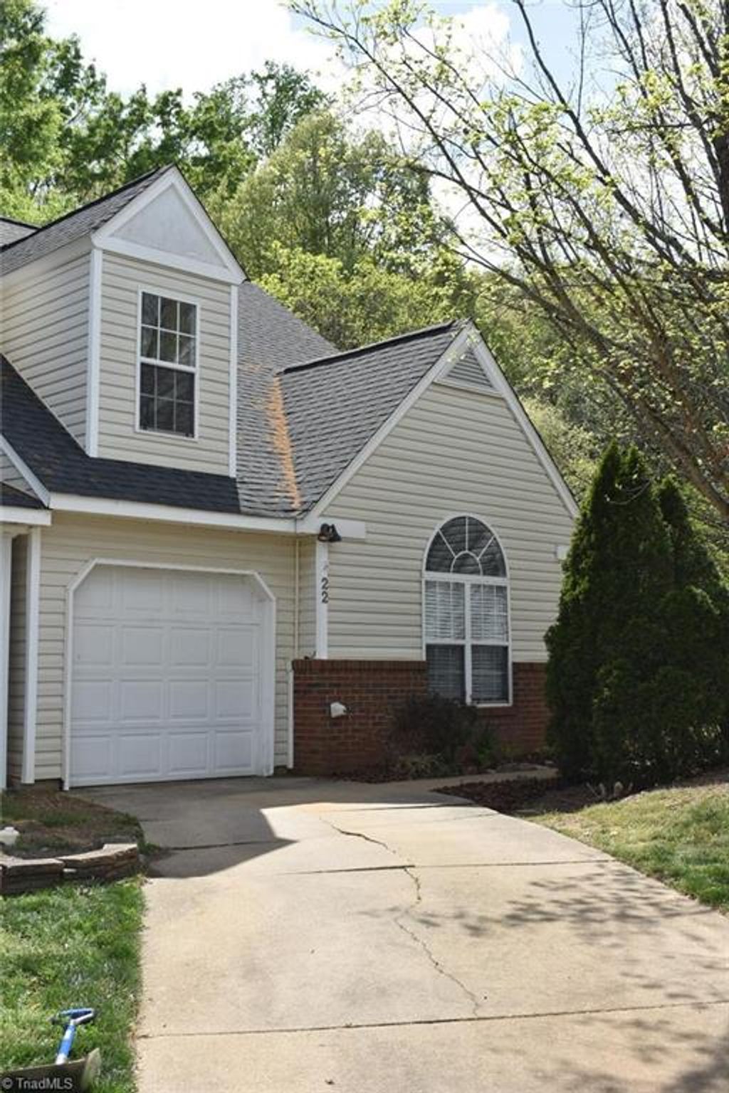 Photo of 22 Pickwick Place, Greensboro, NC 27407 (MLS # 1219043)