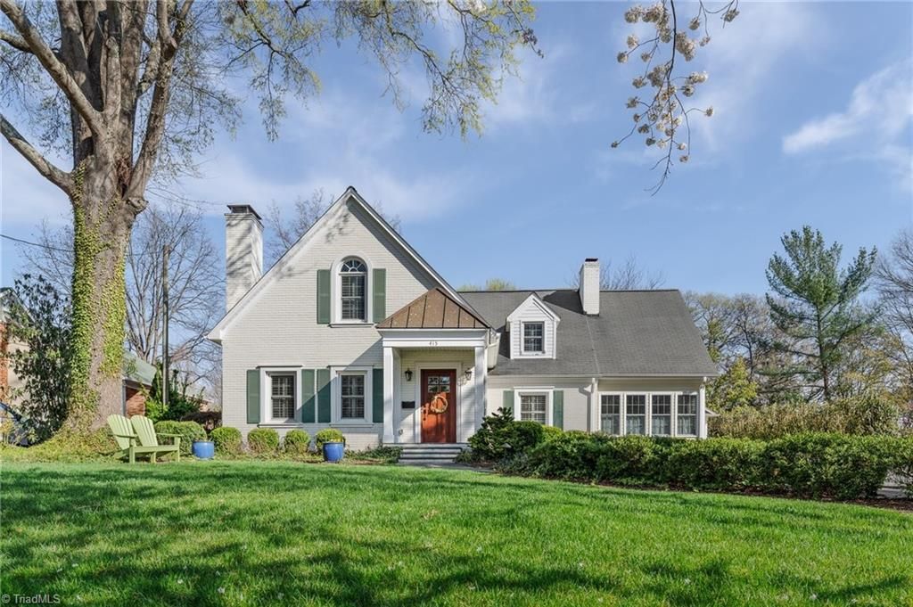 Photo of 415 Carolina Circle, Winston-Salem, NC 27104 (MLS # 1212547)