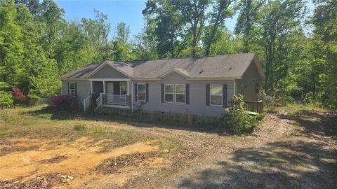 Homes For Sale - 526 Jimmy Creek Road<br/> Thomasville, NC 27360