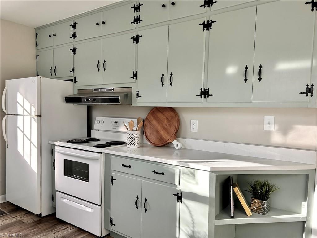 Photo of 5026 Harvey Road, Jamestown, NC 27282 (MLS # 1203547)