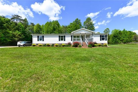 Manufactured Home in King NC 1323 Denny Road.jpg