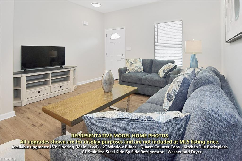 Greensboro, North Carolina 27405, United States, 3 Bedrooms Bedrooms, ,3 BathroomsBathrooms,Residential,Active,195553