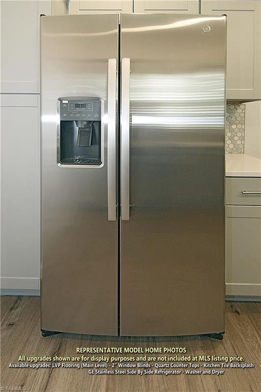 Greensboro, North Carolina 27405, United States, 3 Bedrooms Bedrooms, ,3 BathroomsBathrooms,Residential,Active,195553