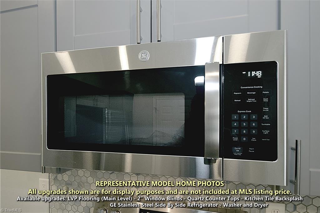 Greensboro, North Carolina 27405, United States, 3 Bedrooms Bedrooms, ,3 BathroomsBathrooms,Residential,Active,195553