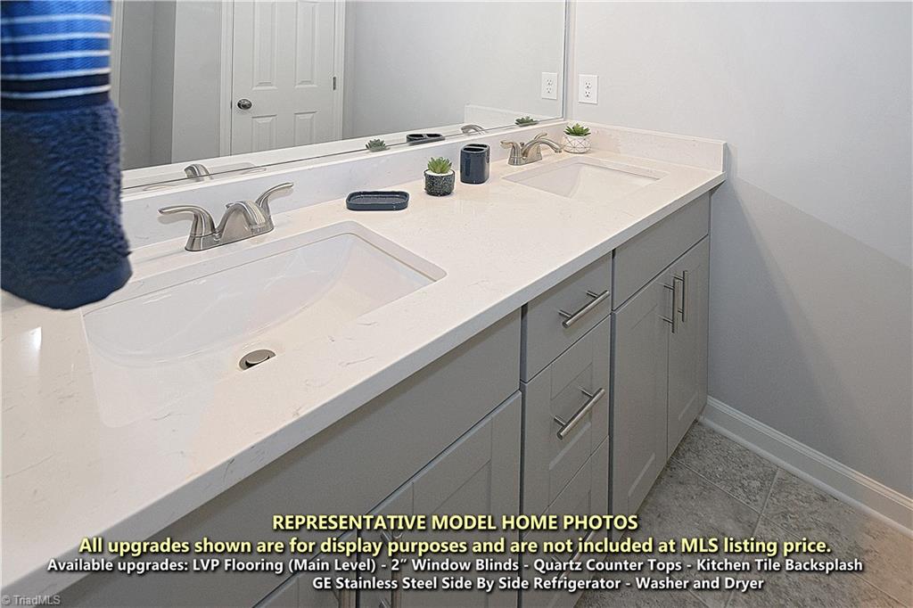 Greensboro, North Carolina 27405, United States, 3 Bedrooms Bedrooms, ,3 BathroomsBathrooms,Residential,Active,195553