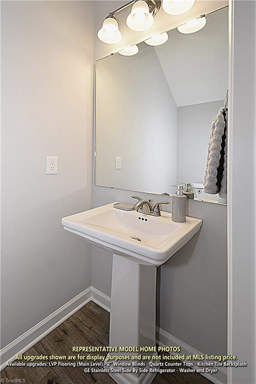 Greensboro, North Carolina 27405, United States, 3 Bedrooms Bedrooms, ,3 BathroomsBathrooms,Residential,Active,195553