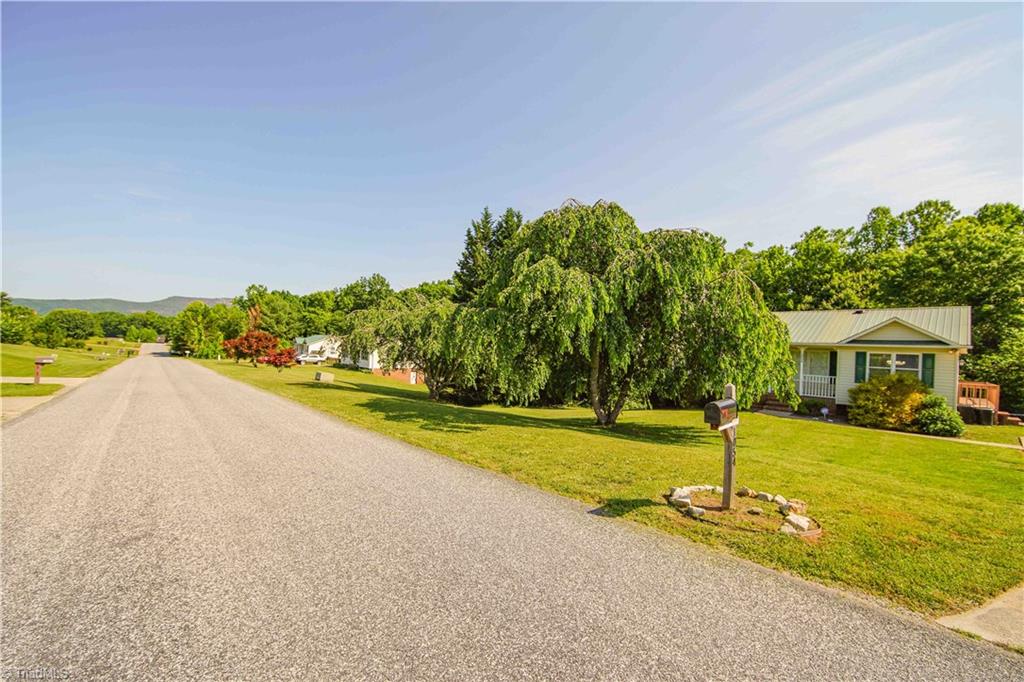 1054 Kentland Drive, King, North Carolina image 2