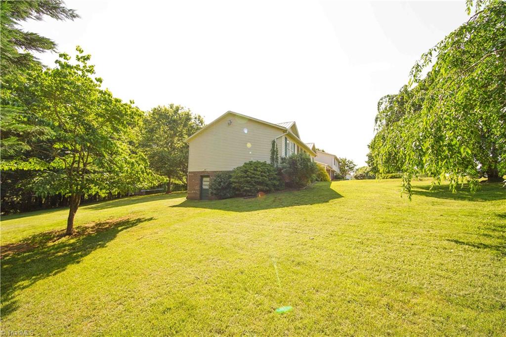 1054 Kentland Drive, King, North Carolina image 8