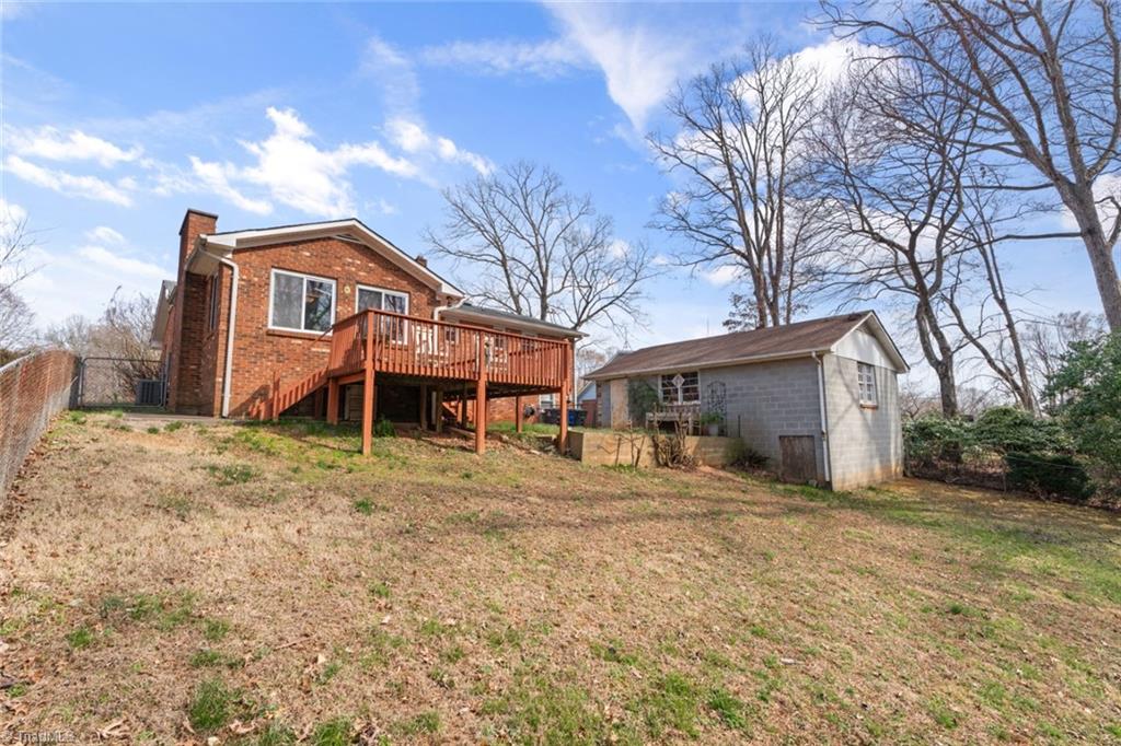 Winston-Salem, North Carolina 27103, United States, 3 Bedrooms Bedrooms, ,2 BathroomsBathrooms,Residential,Active,95836