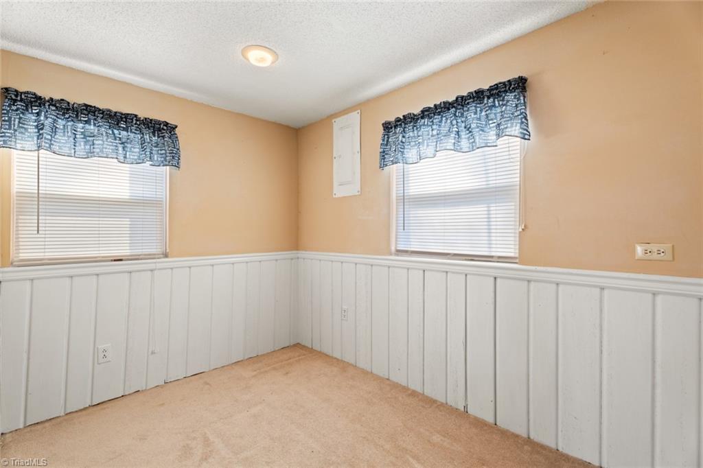 Winston-Salem, North Carolina 27103, United States, 3 Bedrooms Bedrooms, ,2 BathroomsBathrooms,Residential,Active,95836