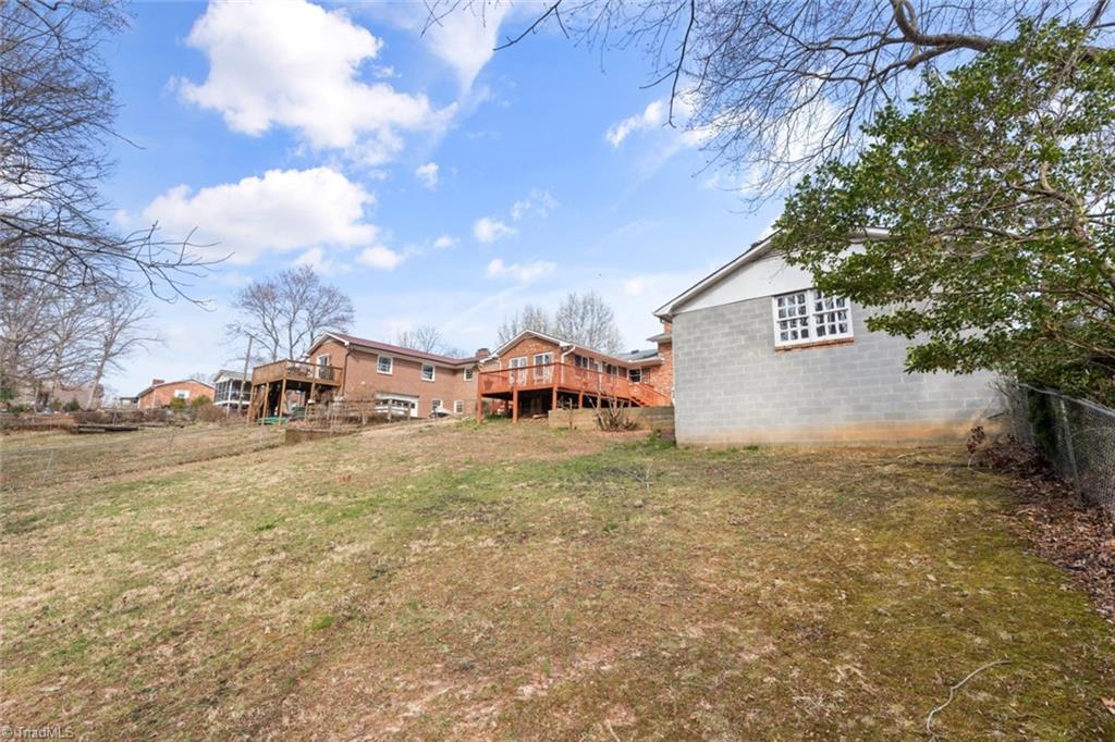 Winston-Salem, North Carolina 27103, United States, 3 Bedrooms Bedrooms, ,2 BathroomsBathrooms,Residential,Active,95836