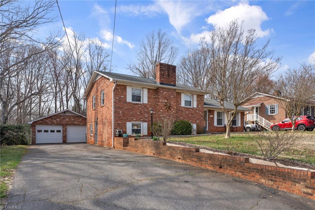 Winston-Salem, North Carolina 27103, United States, 3 Bedrooms Bedrooms, ,2 BathroomsBathrooms,Residential,Active,95836