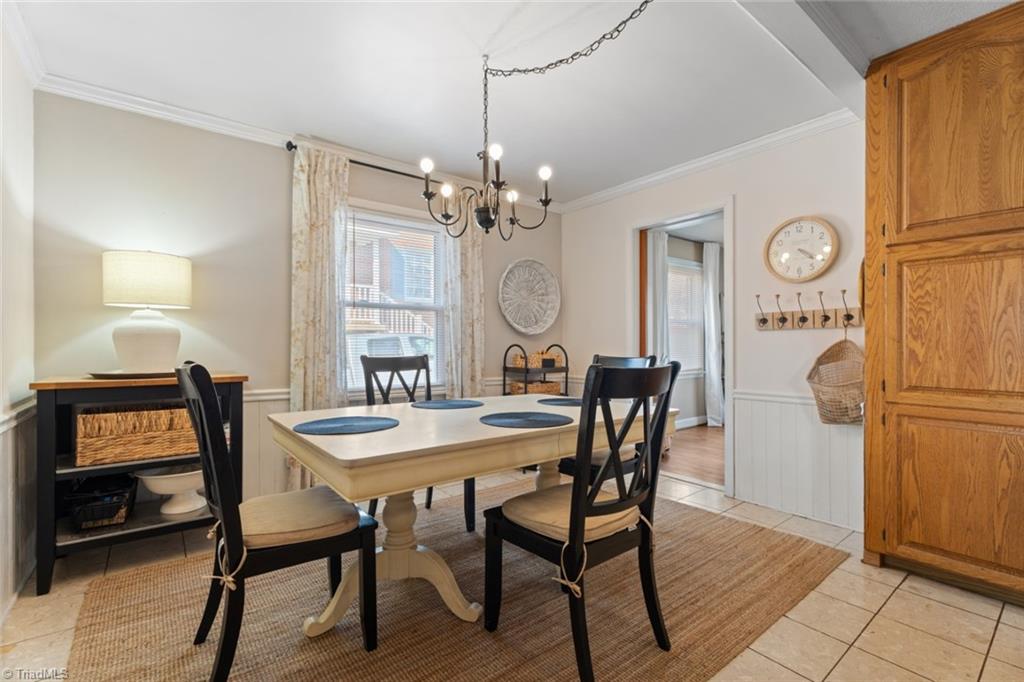 Winston-Salem, North Carolina 27103, United States, 3 Bedrooms Bedrooms, ,2 BathroomsBathrooms,Residential,Active,95836