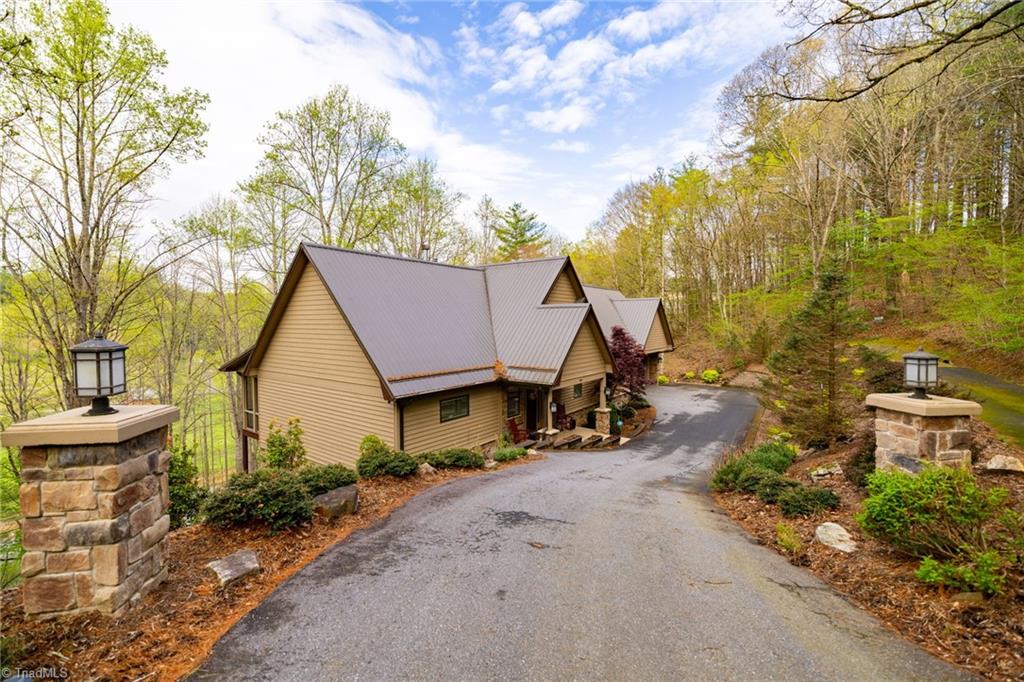 Photo of 594 Village Pine Drive, Jefferson, NC 28640 (MLS # 1216925)