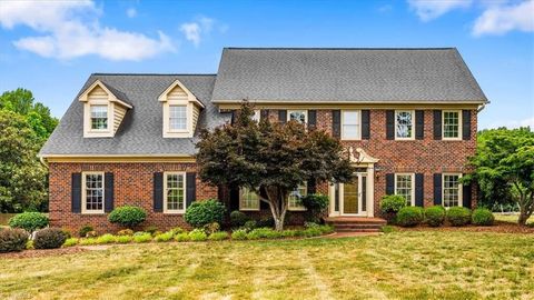 Homes For Sale - 4002 Smithfield Drive<br/> Greensboro, NC 27406