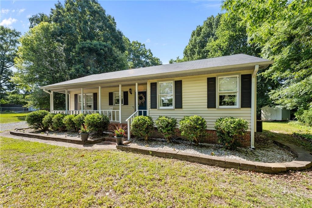 5801 Barbell Circle, McLeansville, North Carolina image 2