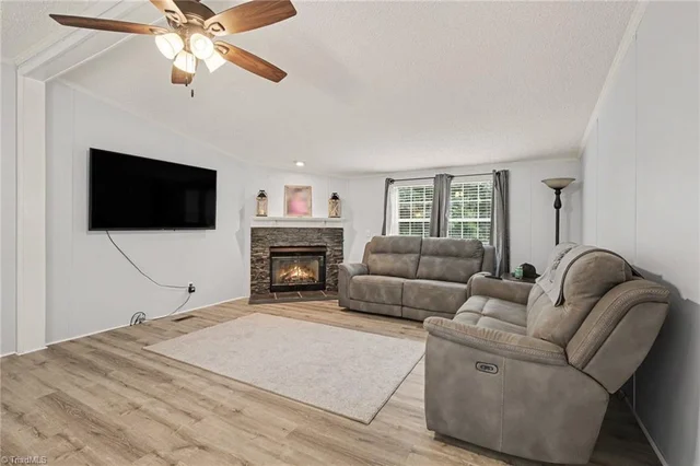 2298 Ray Loop Road, photo 4 of 18