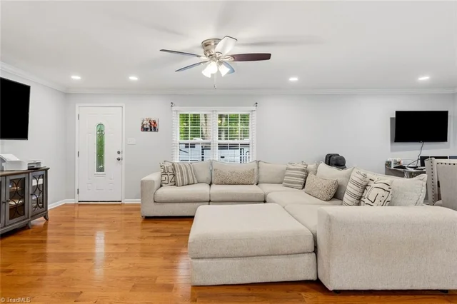 3200 Seven Springs Road, photo 3 of 36