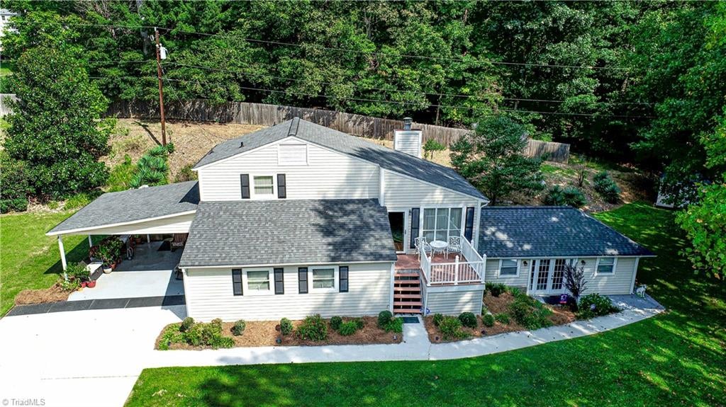 Photo of 2311 Oakcliffe Drive, Kernersville, NC 27284 (MLS # 1236293)