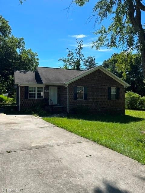 Homes For Sale - 3216 Wellingford Drive<br/> High Point, NC 27265