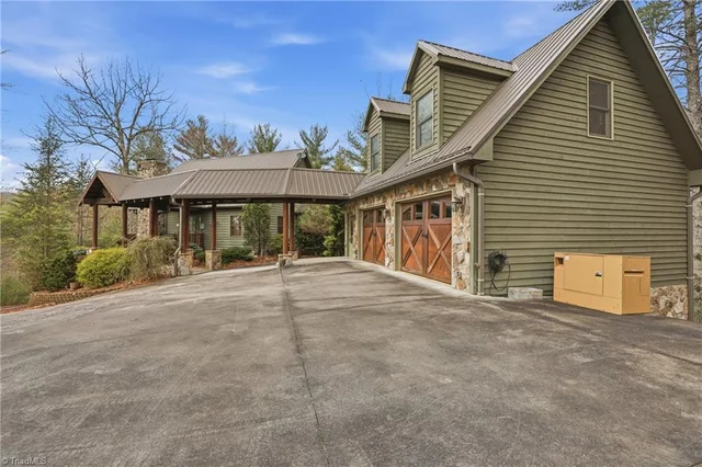 1721 Meadow Road, photo 4 of 50