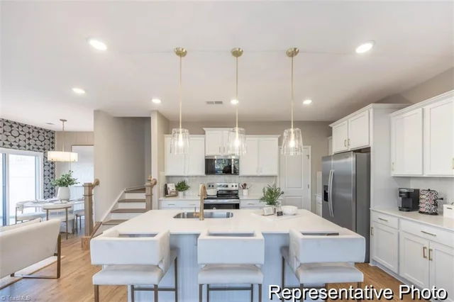 272 Hirsch Way Unit 63, photo 5 of 17