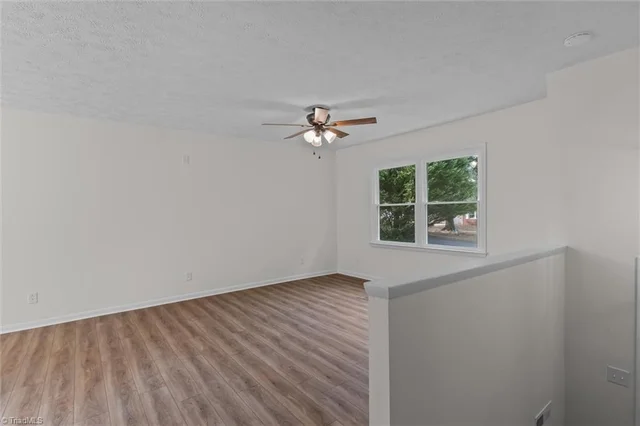 120 Robert Drive, photo 5 of 30
