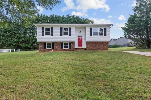 120 Robert Drive, State Road, NC, 28676