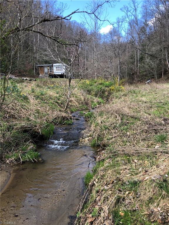 Globe Road, Lenoir, North Carolina image 6