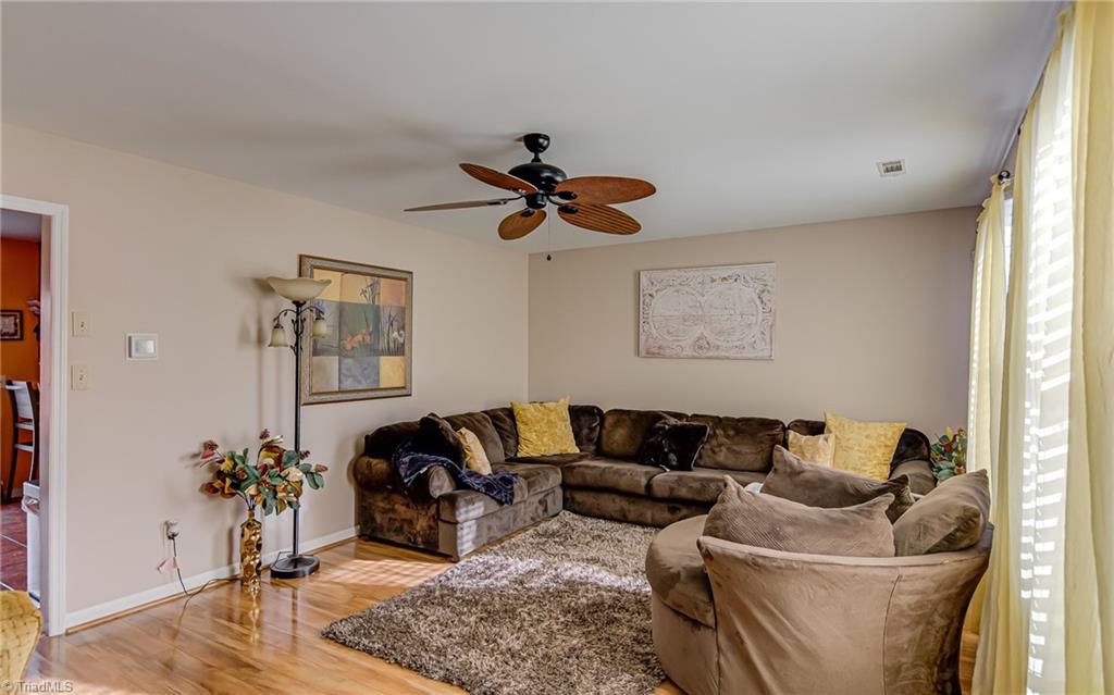 2945 Poinsetta Drive