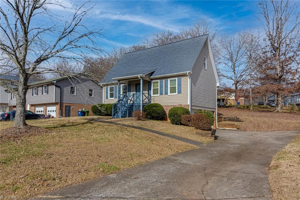 2945 Poinsetta Drive