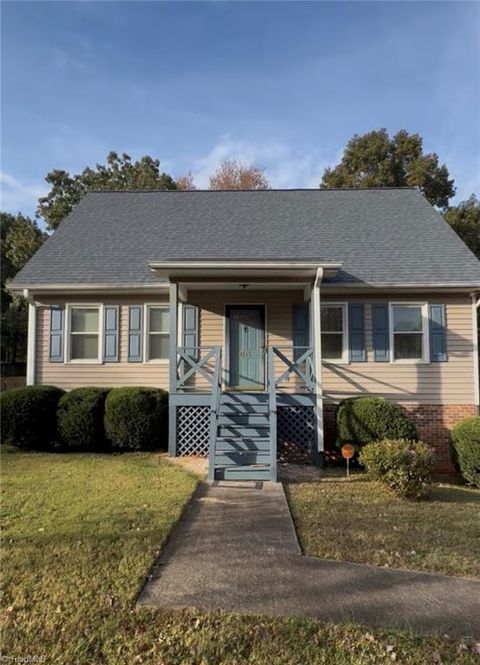 2945 Poinsetta Drive Winston-Salem NC 27107