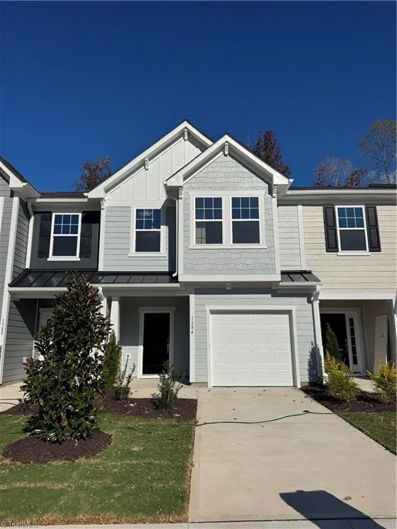 1384 Hammond Drive, photo 1 of 18