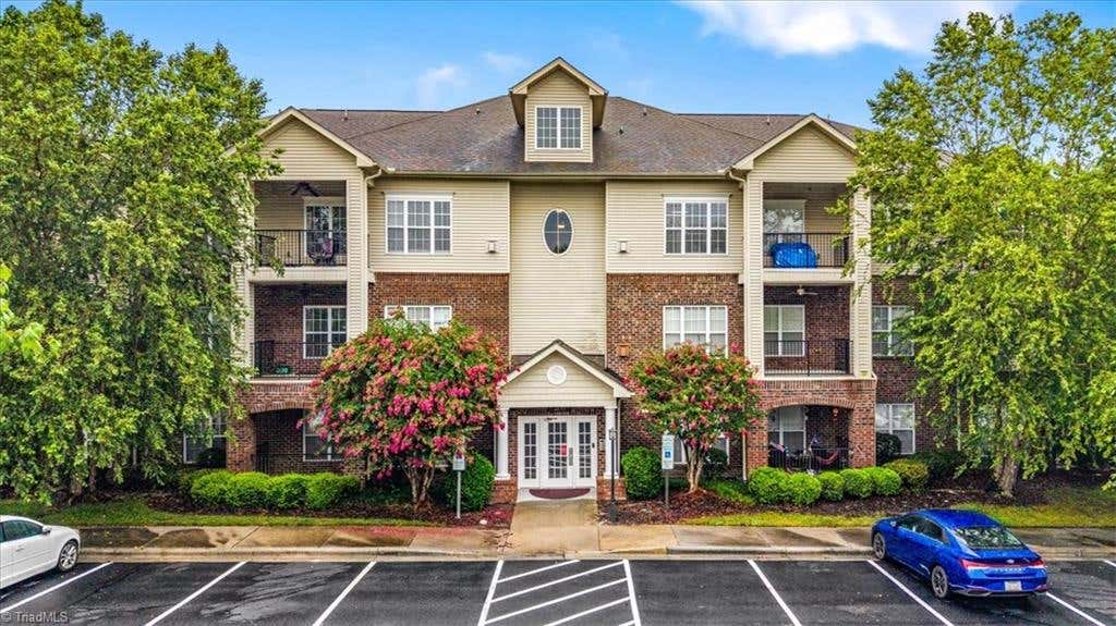 Photo of 200 Lennox Drive #3B, Jamestown, NC 27282 (MLS # 1228954)